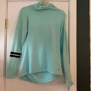 Long sleeve athletic top